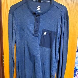 Long sleeve slim fit shirt